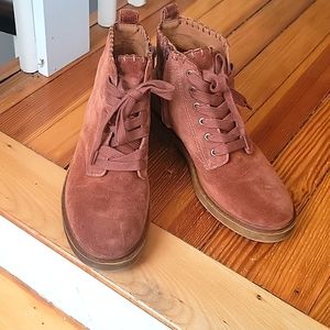 Zodiac ladies suede ane bootie Size 8